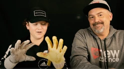 Bruce Bolt PREMIUM PRO Short Cuff Batting Gloves: GREEN -Outlet Fielding Gloves Store BruceBoltVideo2 7696c040 009c 4f37 b84b 7a7790386893